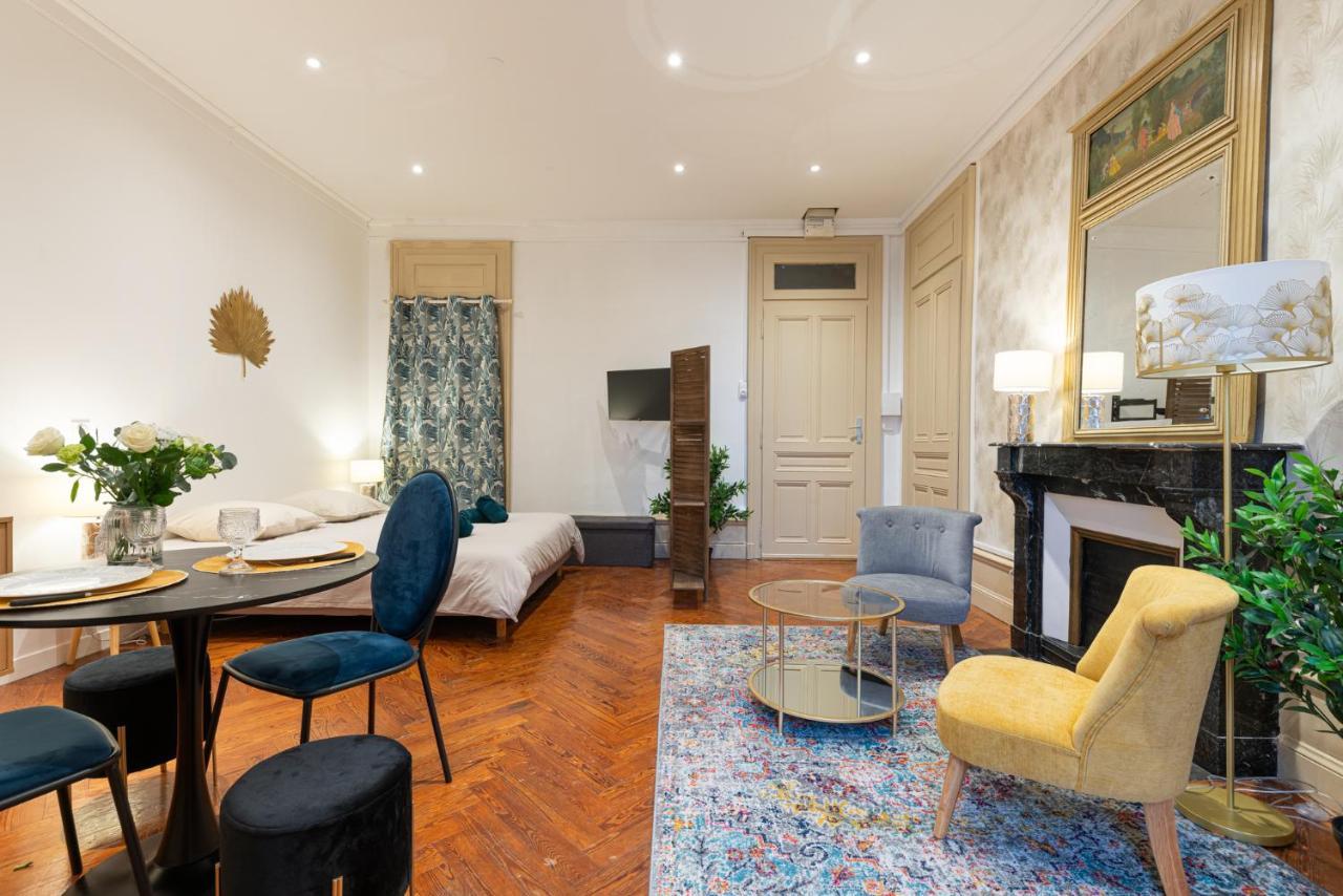 Appartement Ancien Palace Bernascon Vue Sur Classe 3 Etoiles *